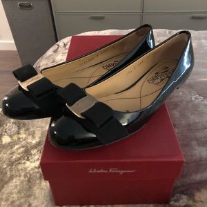 Ferragamo Varina Black Patent Leather flat W bow!
